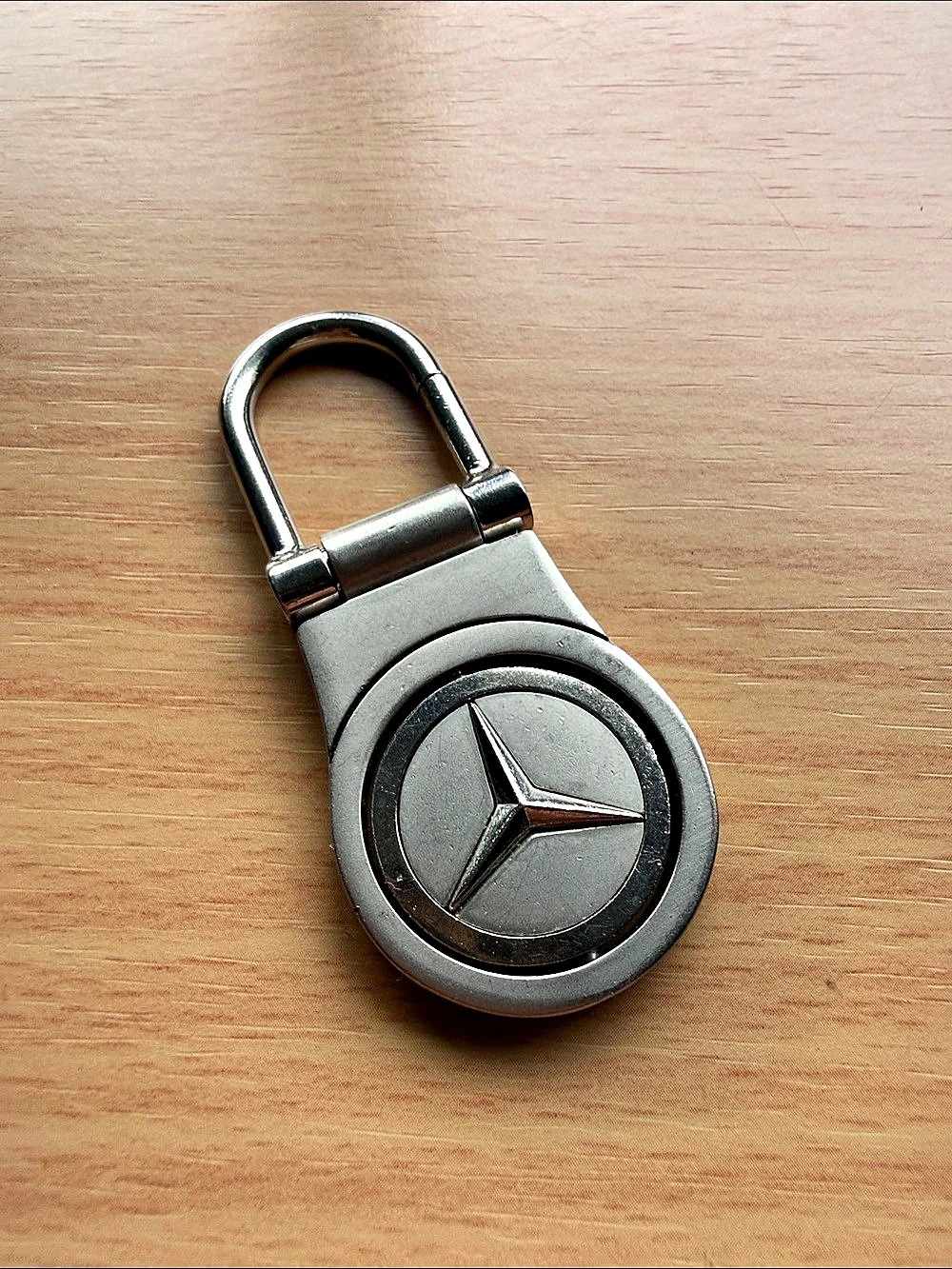 Mercedes-Benz Spinning Logo Keychain Silver